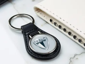 Tesla Personalised Key Chain High-End Leather Max Edge